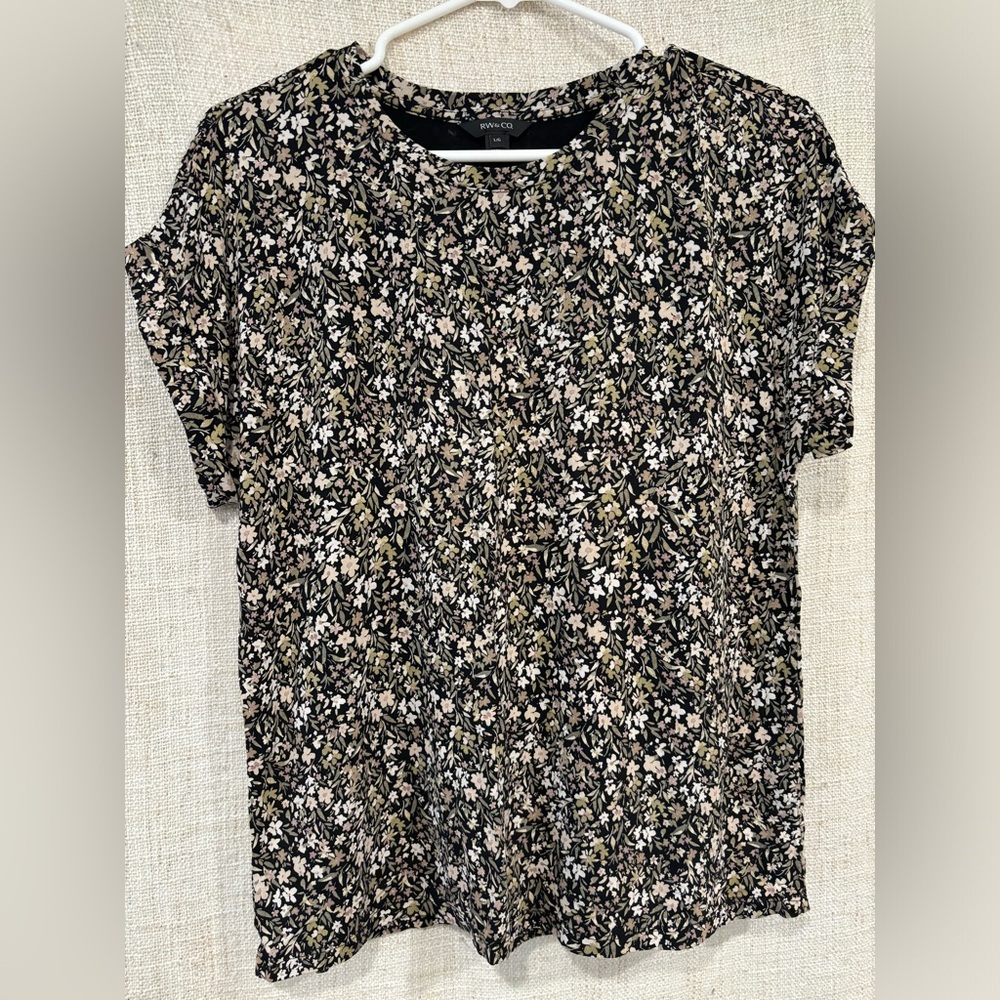 RW&Co floral cotton t-shirt